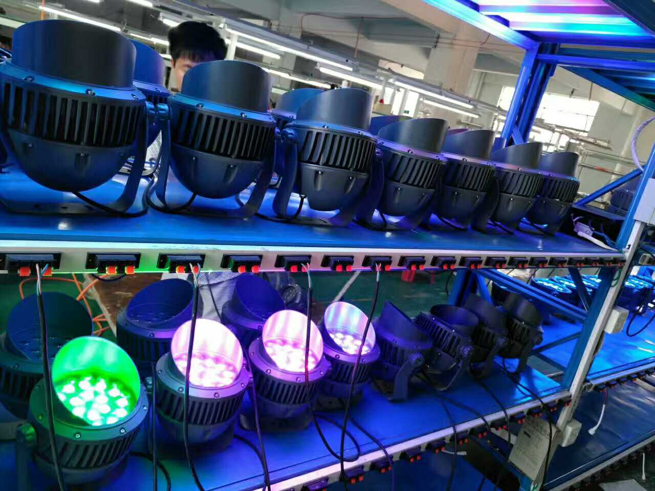 led户外投光灯老化